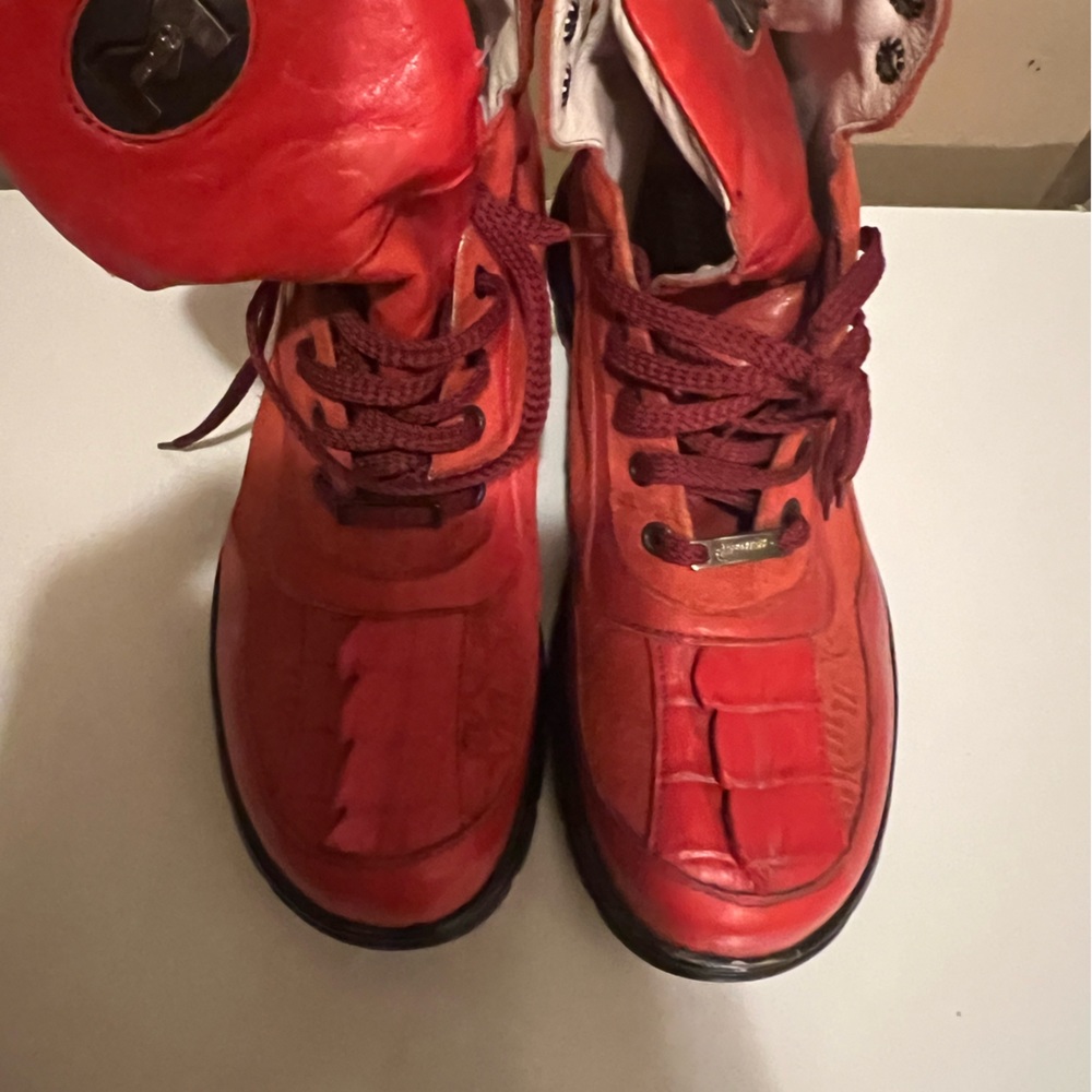 Mauri Men Red Horn Back Gator Sneakers